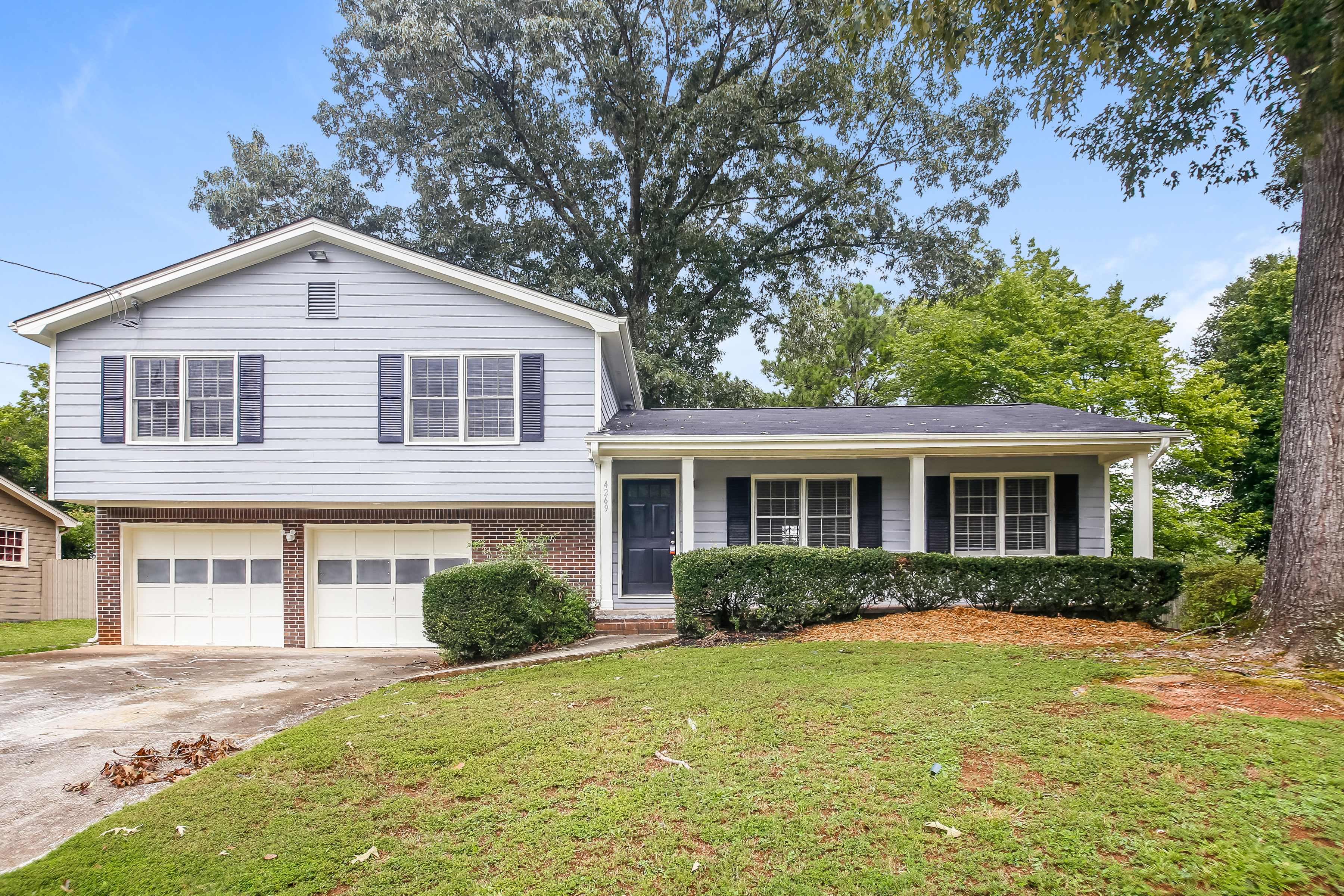 4269 Castle Gate Dr Snellville, GA 30039